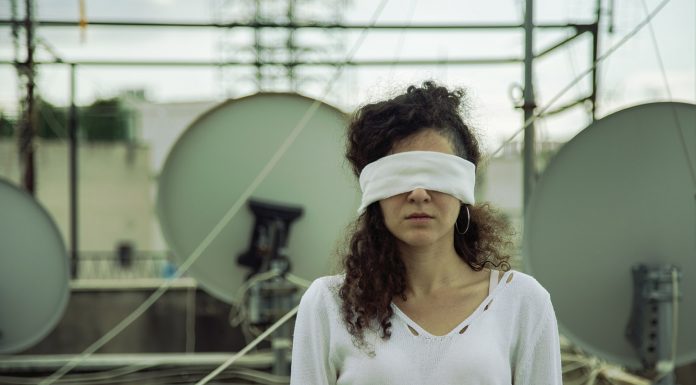 SILENCE SPEAKS του Dhanedra Kawade