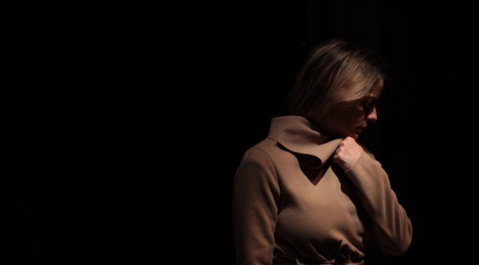 Ο Ουρανός Κατακόκκινος της Λούλας Αναγνωστάκη