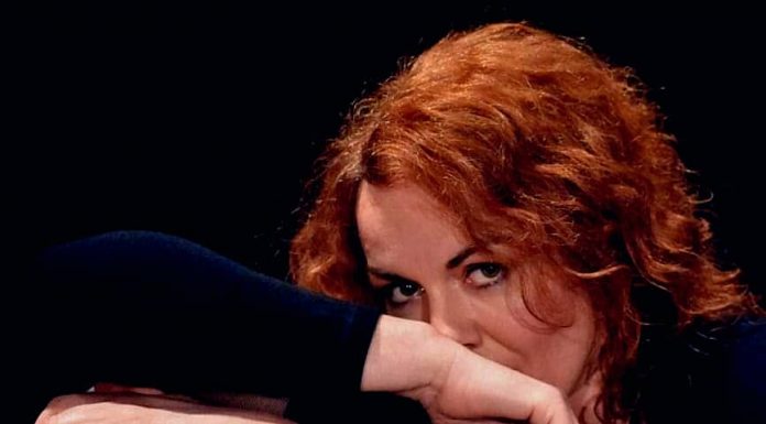 Μαρία Παπατζέλου: “η ποίηση έχει μία αφαίρεση που με βοηθάει να γίνω πιο λιτή και καθαρή στη σκέψη μου”