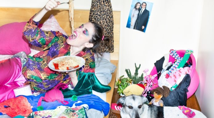 ΑΝ ΑΡΓΗΣΩ, ΚΟΙΜΗΣΟΥ… του Άκη Δήμου – Faust Bar Theater