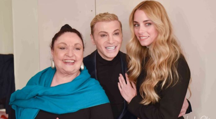 Ο Απόλυτος Showman Τάκης Ζαχαράτος