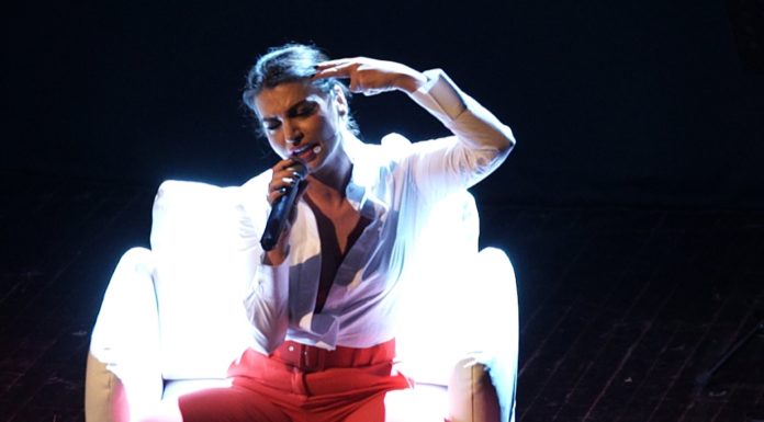 “RED” Α DARK CABARET με τη Νίνα Λοτσάρη