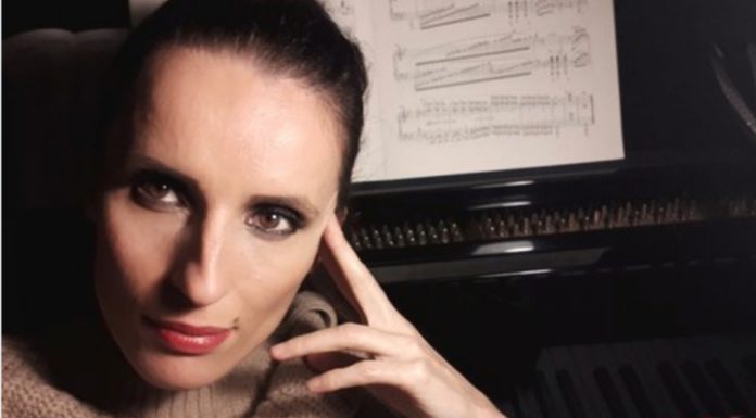 Βαλίσια Βύζα: “Ως καλλιτέχνης δεν μπορώ να επαναπαυτώ. Κάθε μέρα κατακλύζομαι από χιλιάδες ιδέες που θέλω να πραγματοποιήσω”