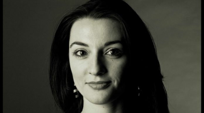 ΣΟΦΙΑ ΓΙΟΛΔΑΣΗ: “Η χορωδιακή τέχνη κέρδισε την καρδιά μου από την πρώτη στιγμή… ήξερα ότι είχα γεννηθεί για να ενώνω ανθρώπους μέσω του τραγουδιού”