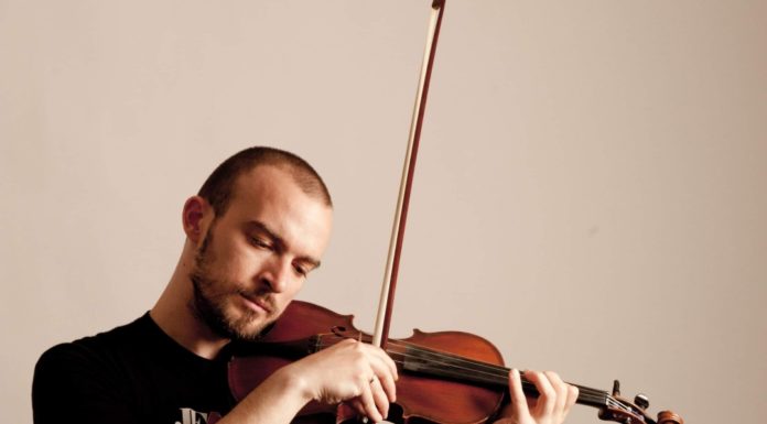 Αλέξανδρος Ιακώβου: “Ο Έλληνας μουσικός -όποιο είδος και να υπηρετεί- είναι αξιόλογος, σπουδαγμένος πια σε σχέση με τα παλαιότερα χρόνια και αξίζει νομίζω της προσοχής όλων!”