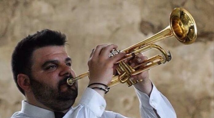 Άγγελος Πρωτοψάλτης: “Μέσα από το πέρασμα των γενεών η μουσική συμβάλλει στο να θυμάται κάθε λαός την ιστορία και τα ήθη και έθιμά του, εμπλουτίζει τις γιορτινές εκφράσεις των ανθρώπων, μεταφέρει μηνύματα, εκφράζει τη λύπη και τη χαρά και φέρνει απόλαυση στις ζωές των ανθρώπων”