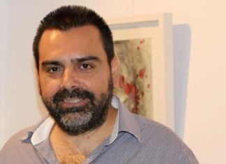 Δημήτρης Λαζάρου: “Καμιά διαδικτυακή πολιτιστική επικοινωνία δεν μπορεί να αντικαταστήσει την ανθρώπινη επαφή, την έκσταση που νιώθουμε στη συναυλία του αγαπημένου μας καλλιτέχνη αλλά και την έκσταση που νιώθει ο ίδιος ο καλλιτέχνης, όταν ερμηνεύει μπροστά σε κοινό”