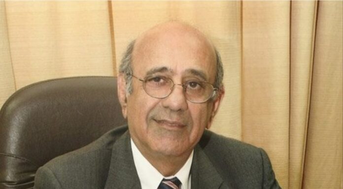 Με το Βλέμμα Στραμμένο στον Κορωνοϊό