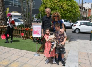 Ο ΔΗΜΟΣ ΠΕΙΡΑΙΑ ΠΡΟΣΕΦΕΡΕ ΤΡΙΑΝΤΑΦΥΛΛΑ ΣΤΙΣ ΠΕΙΡΑΙΩΤΙΣΣΕΣ ΜΗΤΕΡΕΣ ΣΤΟ ΠΛΑΙΣΙΟ ΤΗΣ ΠΑΓΚΟΣΜΙΑΣ ΗΜΕΡΑΣ ΤΗΣ ΜΗΤΕΡΑΣ