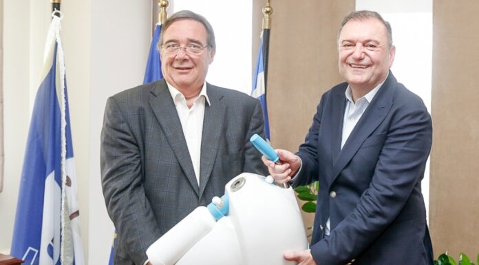 Κορωνοϊός: Και Ρομπότ απολύμανσης ρίχνει στην μάχη ο δήμος