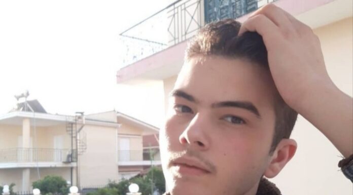 Ανδρέας Παπαλεξόπουλος: “Η μουσική και κυρίως το να τραγουδώ ήταν ο τρόπος να εκφράσω όλα όσα η ψυχή μου είχε ανάγκη να πει και δεν έβρισκε τις κατάλληλες λέξεις…”