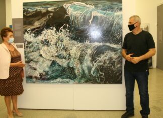 Ο Δήμαρχος Πειραιά Γιάννης Μώραλης στο Ναυτικό Μουσείο Ελλάδος για την εικαστική έκθεση: «Σαλαμίς 480 π.Χ. Εικαστική απήχηση 2020»