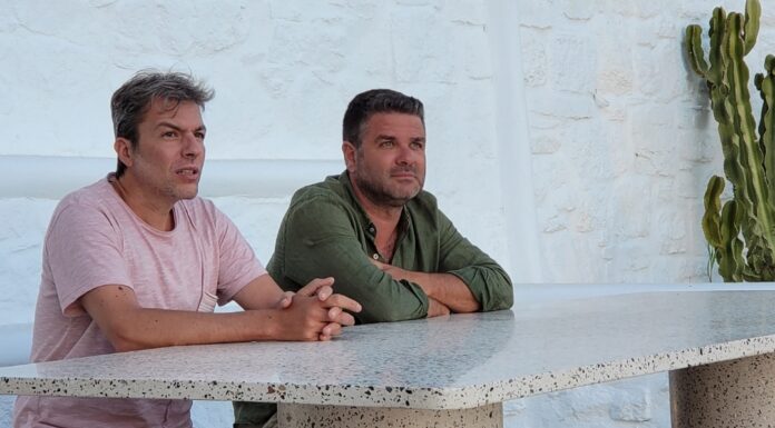 Νικόλας Φραντζέσκος – Βασίλης Καβουρίδης: “Στη Μύκονο φτιάχνουμε ένα χώρο όπου εφαρμόζουμε τις αισθητικές αξίες, τόσο τις δικές μας, όσο και του τόπου που ζούμε και αγαπάμε”