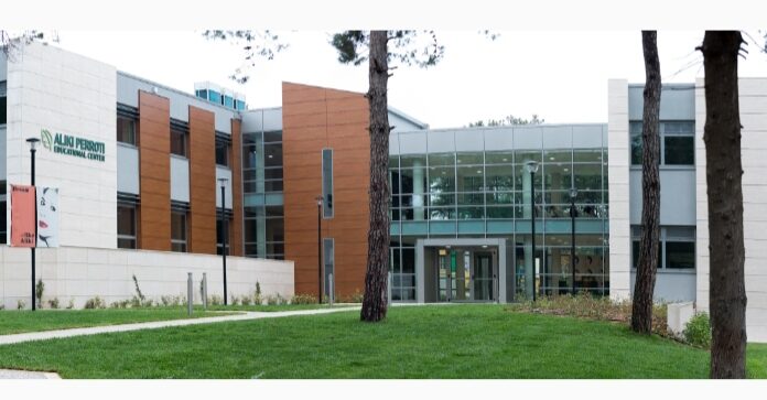 Υποτροφίες ύψους 267.000 ευρώ για τα εκπαιδευτικά προγράμματα του Perrotis College