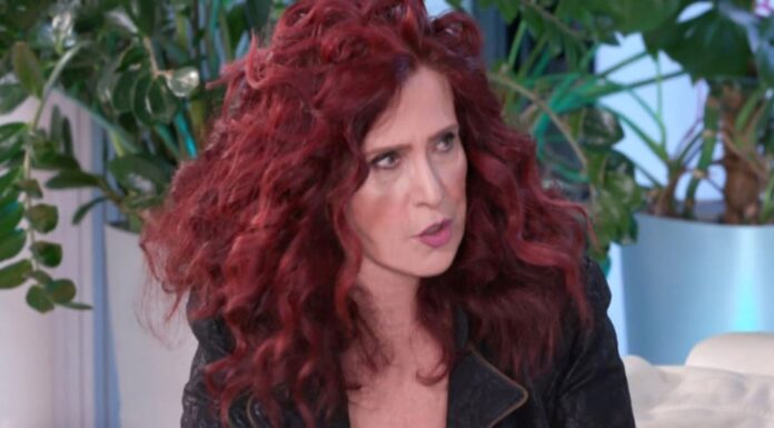 Ποια πασίγνωστη Τραγουδίστρια γιόρτασε τα γενέθλιά της σε γνωστό μαγαζί των Νοτίων Προαστίων;