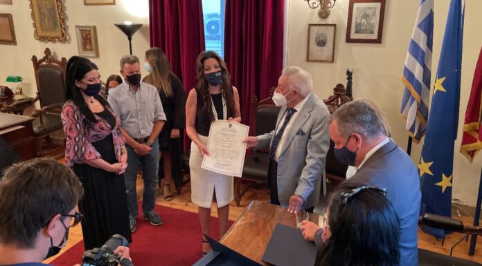 Τιμητική διάκριση για το Χρήστο Φωκά του Corfu Palace από τη Δημαρχία Κέρκυρας