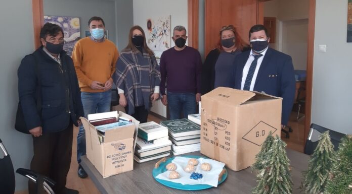 Δωρεά βιβλίων από το Ροταριανό Όμιλο Κόρινθος στο Δήμο Βέλου Βόχας