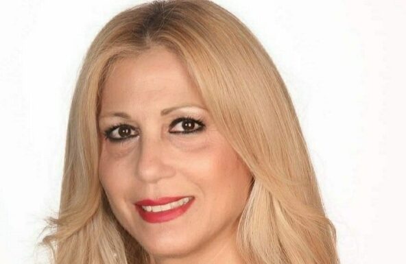 Αρίστη Χατζησάββα: “Ως καλλιτέχνες μπορούμε να κάνουμε την καθημερινότητα πιο φωτεινή, γεμάτη χρώματα της ζωής μέσα από τα έργα μας…”