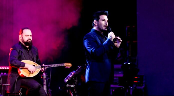 Ο Γιώργος Περρής τα έδωσε «Όλα και Πολύ» στο Θέατρο Παλλάς