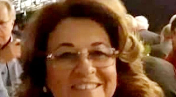 Η Ζωή Παππά της ομάδας “Εικαστική Δημιουργία” εκθέτει στην αίθουσα εκδηλώσεων της Παναγίας Φανερωμένης