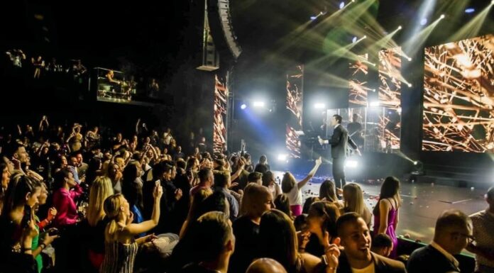 Με μια θεαματική πρεμιέρα και 3 διαδοχικά sold out διήμερα ξεκίνησαν τις εμφανίσεις τους Ρουβάς/Κοκκίνου στην Πύλη Α