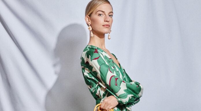 Ο οίκος CH Carolina Herrera υποδέχεται το καλοκαίρι με ζωηρές αποχρώσεις