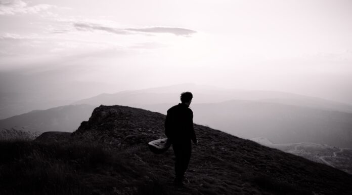 Θέατρο Γης: Θανάσης Παπακωνσταντίνου