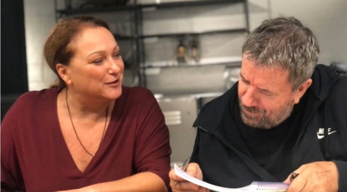 Ο Σπύρος Παπαδόπουλος και η Ρένια Λουϊζίδου “βγάζουν τα άπλυτά τους στη φόρα” στο Θέατρο ΚΑΠΠΑ