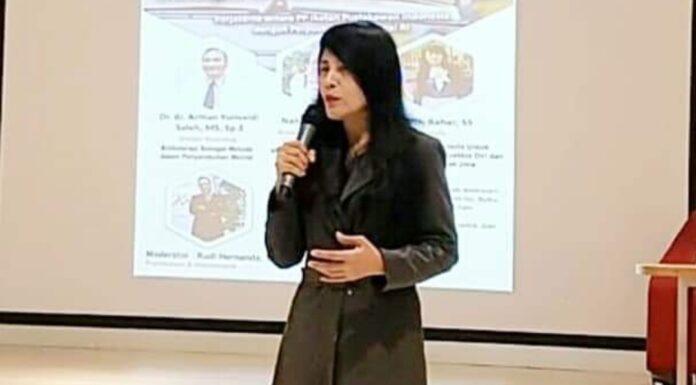 Ewith Bahar: “The darkness in our life is a sign of God’s light”