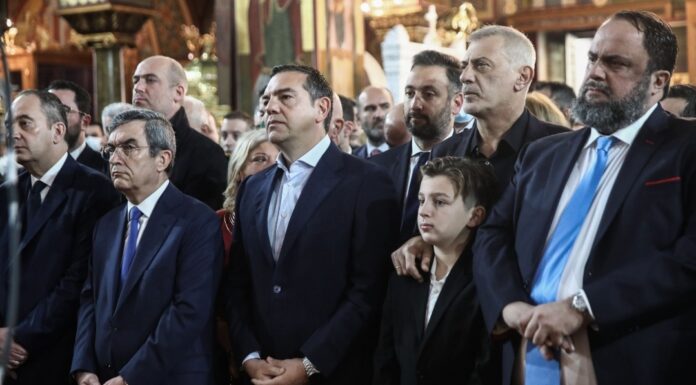 Με λαμπρότητα εορτάστηκαν τα Θεοφάνεια στον Πειραιά