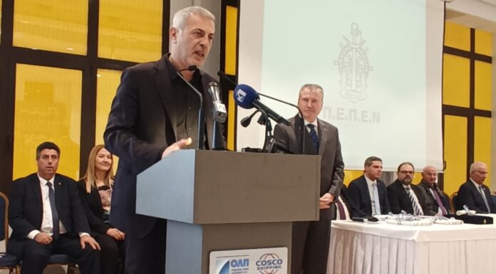 Ο Δήμαρχος Πειραιά Γιάννης Μώραλης στις ετήσιες εκδηλώσεις του Ναυτικού Επιμελητηρίου Ελλάδος και της Πανελλήνιας Ένωσης Πλοιάρχων Ε.Ν.