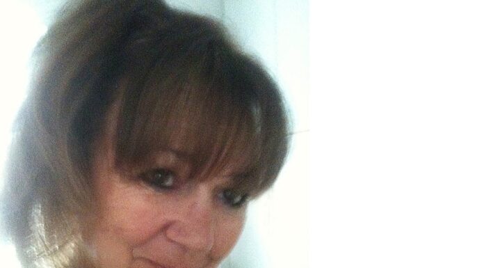 Η Μαρία Πολυχρονιάδη συμμετέχει στην εικαστική έκθεση «Χρώματα ουρανού και θάλασσας» στην Πλάκα Μήλου