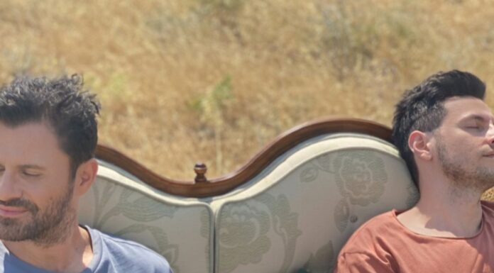 «Οικόπεδα με θέα» Γιάννης Μαθές – Μάνος Σαγκρής
