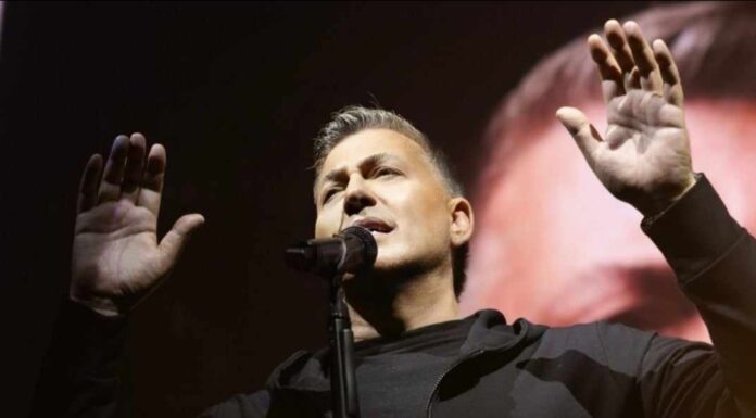 «Βάλε λίγο μυαλό» Κυκλοφόρησε το νέο τραγούδι του Νίκου Μακρόπουλου