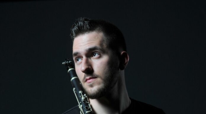 Υπότροφος του Επίλεκτου Ηπειρωτικού Ensemble για το Berklee της Βοστώνης, ο Κοζανίτης κλαρινίστας Κωνσταντίνος Σακαρίδης