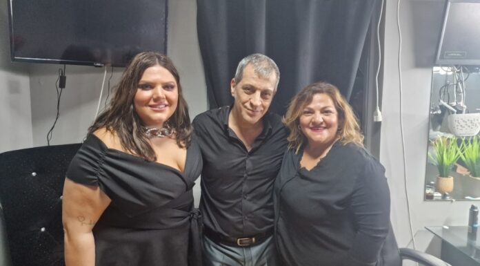 Δανάη Μπάρκα: Το γλέντησε στο «Vegas Live Stage» μαζί με την μητέρα της Βίκυ Σταυροπούλου και με Αδαμαντίδη – Καψάλη – Στανίση