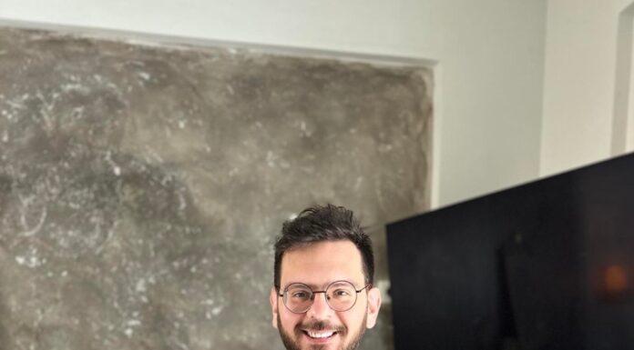 Ο Γιάννης Ταυλάς παρουσιάζει το νέο του τραγούδι με τίτλο “Πιθανότητες”