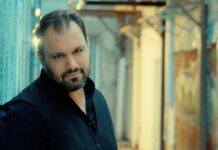 Ο Νίκος Κυπριώτης ερμηνεύει μεγάλη επιτυχία των Κυριάκου Παπαδόπουλου-Ηλία Φιλίππου