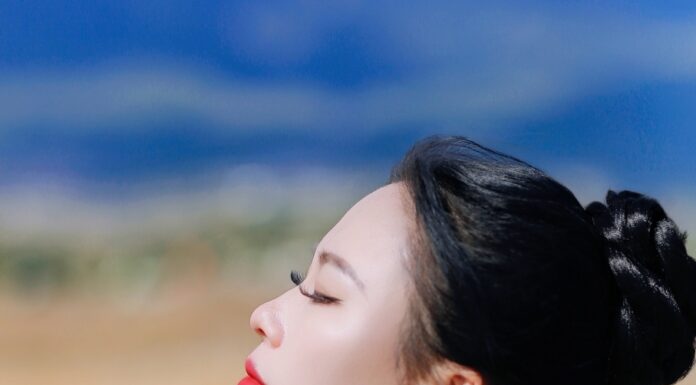 “Your Heart Is Your World” poem by Lan Xin