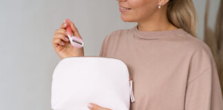 Skinimalism: Η τάση που θέλει το νεσεσέρ μας πιο λιτό και πιο έξυπνο