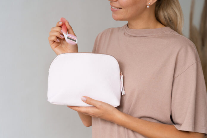 Skinimalism: Η τάση που θέλει το νεσεσέρ μας πιο λιτό και πιο έξυπνο