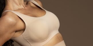 Η αυξητική στήθους αποτελεί μία από τις πιο διαδεδομένες επεμβάσεις αισθητικής χειρουργικής.