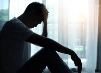 Γιατί η νέα γενιά βιώνει περισσότερη κοινωνική καταπίεση;