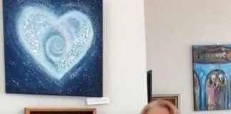 Elena Șoltuz: “Τα έργα μου εντάσσονται στο χώρο της σύγχρονης διακοσμητικής τέχνης, με επιρροές από τη συμβολιστική ζωγραφική και στοιχεία νεοδιακοσμητισμού”