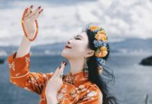 “Legend of Santorini, Past and Present” poem by Lan Xin