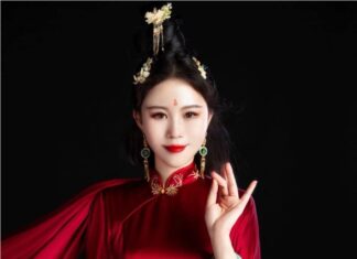 “An Appointment Beneath the Magnolia Tree” poem by Lan Xin