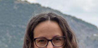 Petia Angelova: «Με ελκύουν η λιτότητα, οι σιωπές, η μελαγχολία, το παράλογο, το σκοτεινό χιούμορ και οι εικόνες που δεν εξηγούν τα πάντα, αλλά αφήνουν χώρο στο θεατή να αισθανθεί και να σκεφτεί»