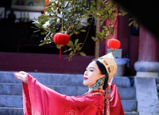 Awaken: Waking from Emotional Karmic Bonds poem by Lan Xin