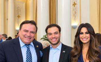 Κυριάκος Μαριδάκης: Η πολιτιστική διπλωματία ως γέφυρα φιλίας με αφορμή τη συνάντησή του με την Κίμπερλι Γκιλφόιλ και τον γιο της, Ρόναν